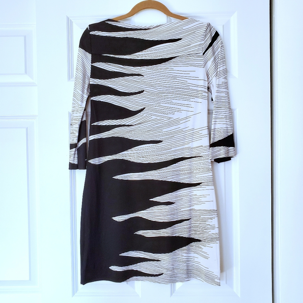 {{SOLD}} DVF Silk blend sheath dress - Picture 1 of 8